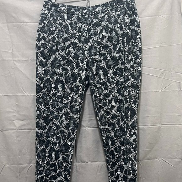 MICHAEL Michael Kors Pants - Michael Kors black and white lace floral print pull on pants, ladie's medium